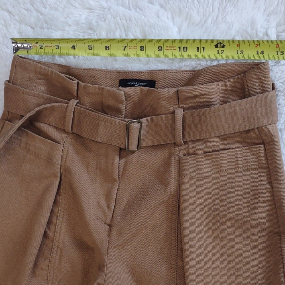 BANANA REPUBLIC Tan High-rise Tapered with Belt, Size 8. - Picture 10 of 17